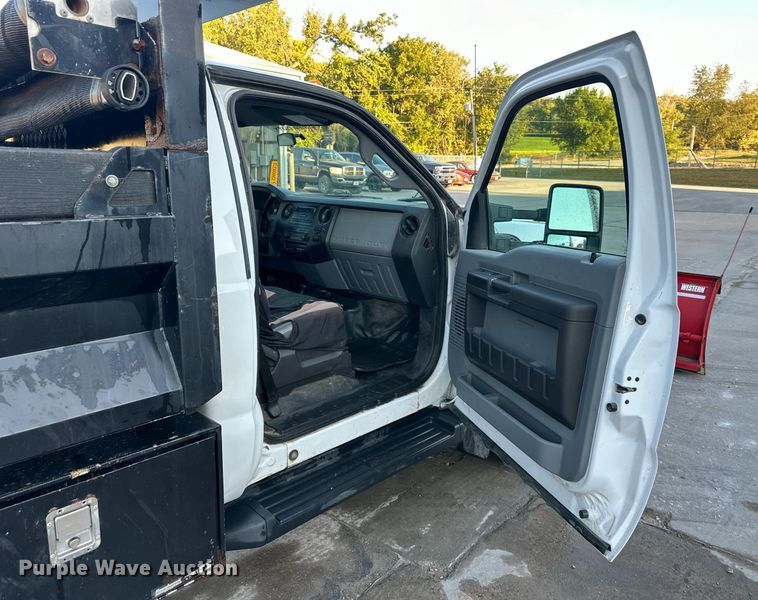 image for item DR2637 2013 Ford F550 Super Duty dump truck