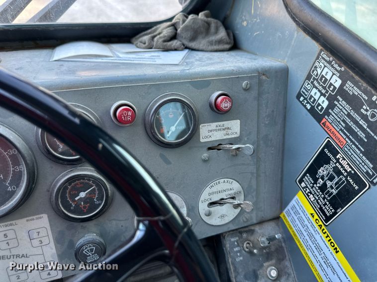 image for item DR2638 1999 Gradall XL4100 wheeled excavator