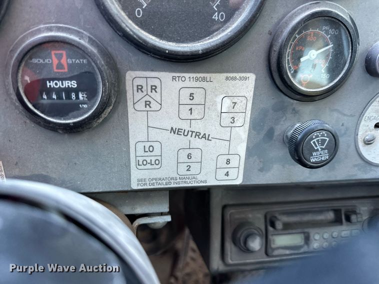 image for item DR2638 1999 Gradall XL4100 wheeled excavator