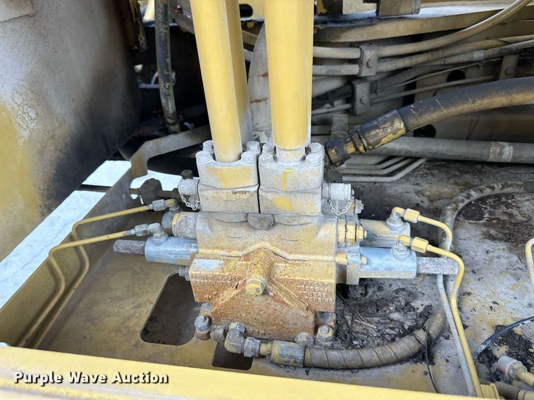 image for item DR2638 1999 Gradall XL4100 wheeled excavator