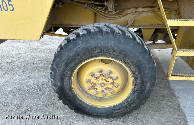 image for item DR2638 1999 Gradall XL4100 wheeled excavator