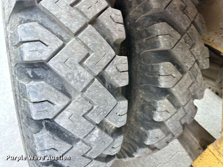 image for item DR2638 1999 Gradall XL4100 wheeled excavator