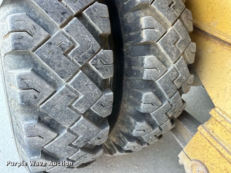 image for item DR2638 1999 Gradall XL4100 wheeled excavator