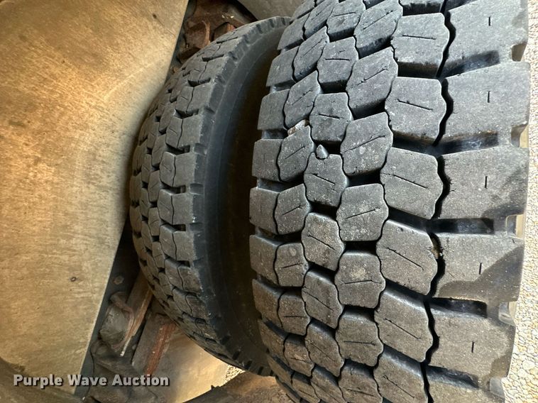 image for item DR2660 1990 Simon-Duplex Pumper Tanker pumper fire truck