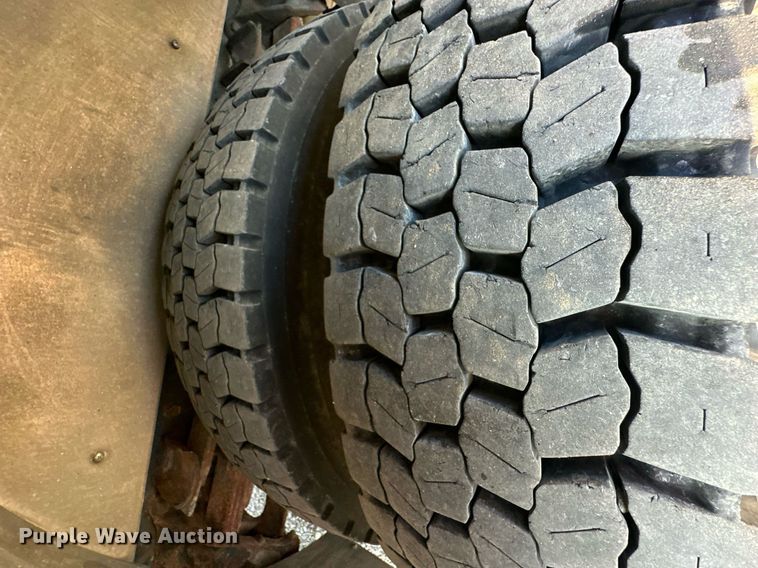 image for item DR2660 1990 Simon-Duplex Pumper Tanker pumper fire truck