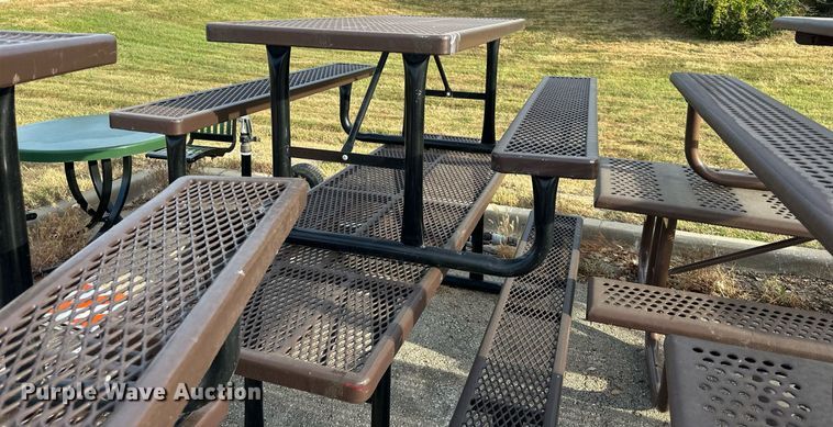 image for item DR2685 Picnic tables