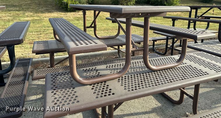 image for item DR2685 Picnic tables