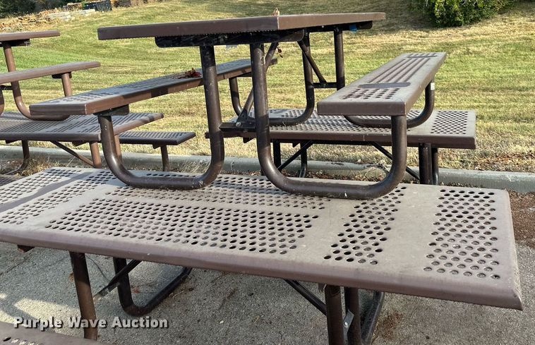 image for item DR2685 Picnic tables