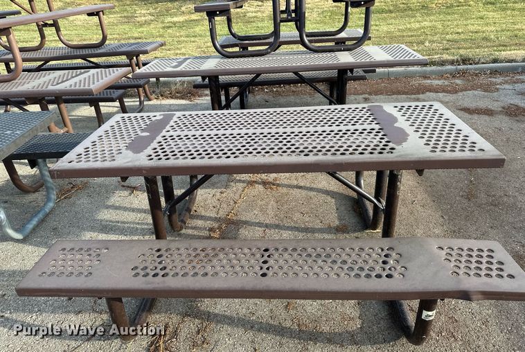 image for item DR2685 Picnic tables