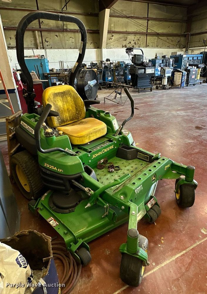 image for item DR2699 John Deere  Z925A EFI ZTR lawn mower