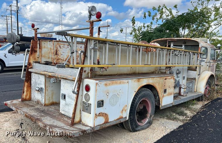 image for item DS3124 1970 American LaFrance  pumper fire truck