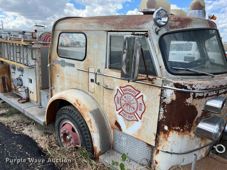 image for item DS3124 1970 American LaFrance  pumper fire truck
