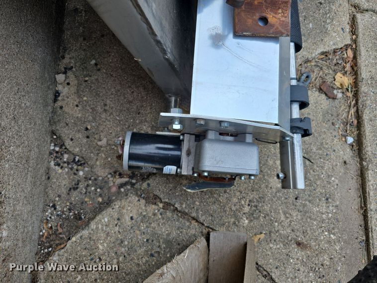 image for item DS4846   US Tarp electric roll tarp