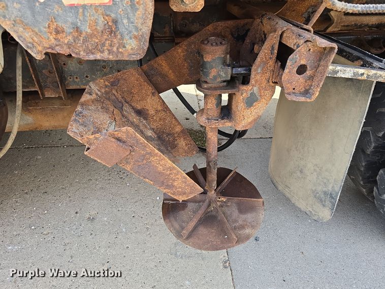 image for item DS4848 1990 GMC 7000 dump truck