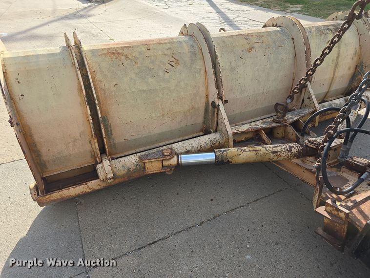 image for item DS4848 1990 GMC 7000 dump truck