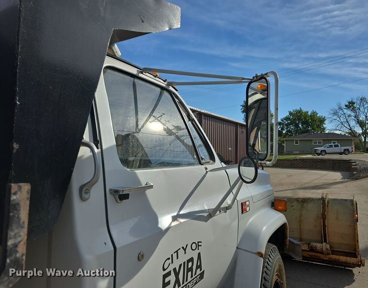 image for item DS4848 1990 GMC 7000 dump truck