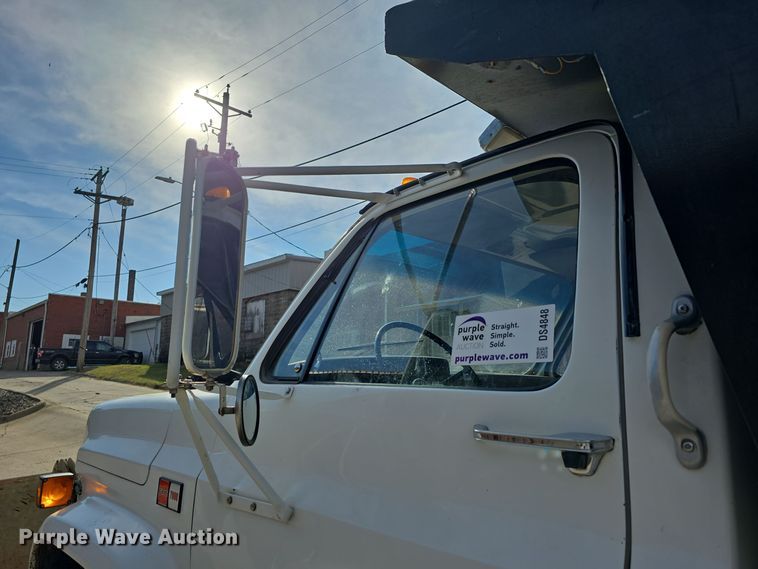 image for item DS4848 1990 GMC 7000 dump truck