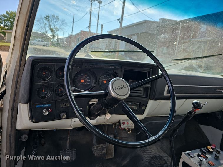 image for item DS4848 1990 GMC 7000 dump truck