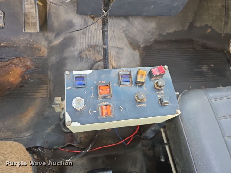 image for item DS4848 1990 GMC 7000 dump truck