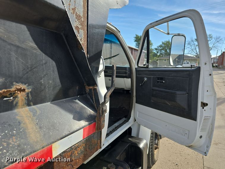 image for item DS4848 1990 GMC 7000 dump truck