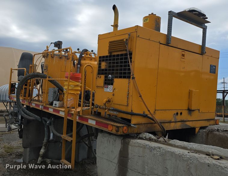 image for item DS4857 1997 LeROI International Inc. 3311x31 paint striping bed