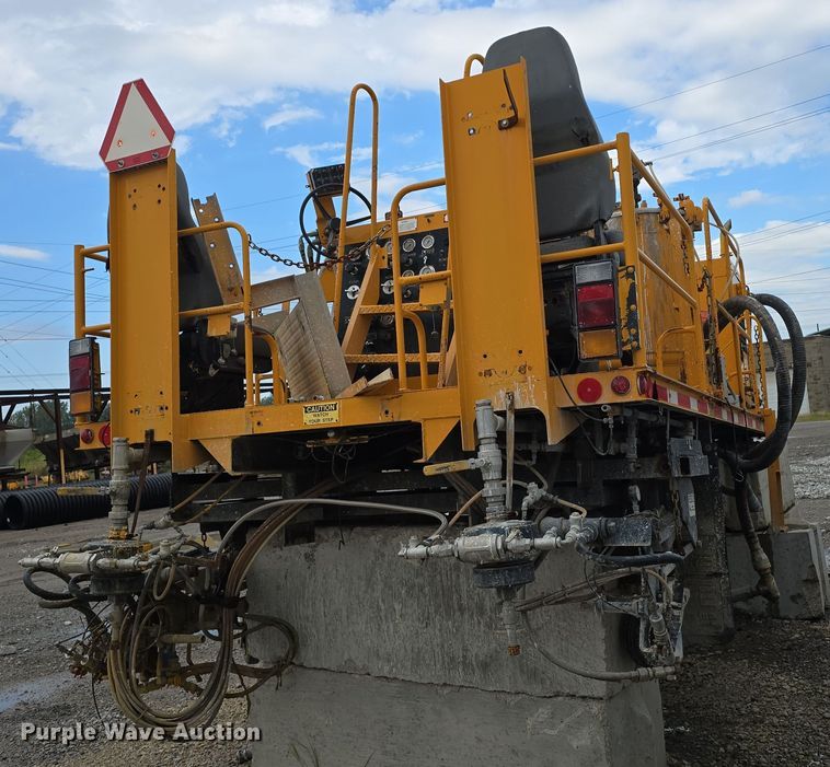 image for item DS4857 1997 LeROI International Inc. 3311x31 paint striping bed