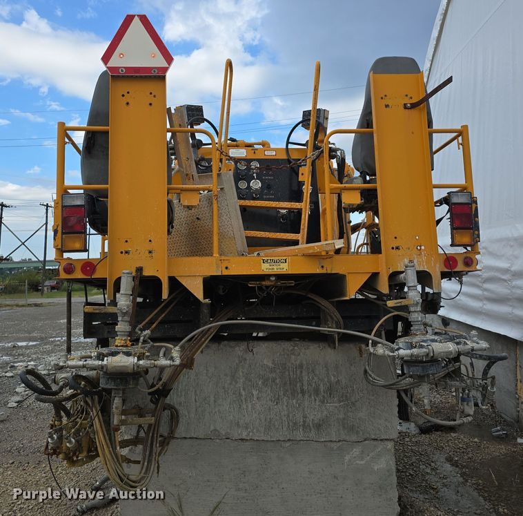 image for item DS4857 1997 LeROI International Inc. 3311x31 paint striping bed