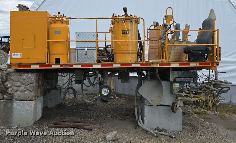 image for item DS4857 1997 LeROI International Inc. 3311x31 paint striping bed