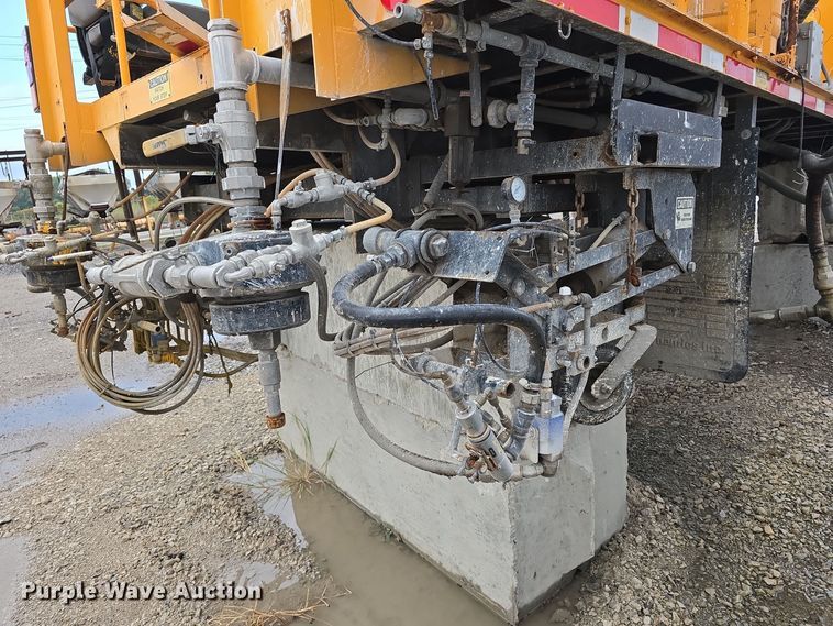 image for item DS4857 1997 LeROI International Inc. 3311x31 paint striping bed