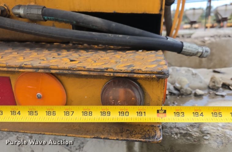 image for item DS4857 1997 LeROI International Inc. 3311x31 paint striping bed