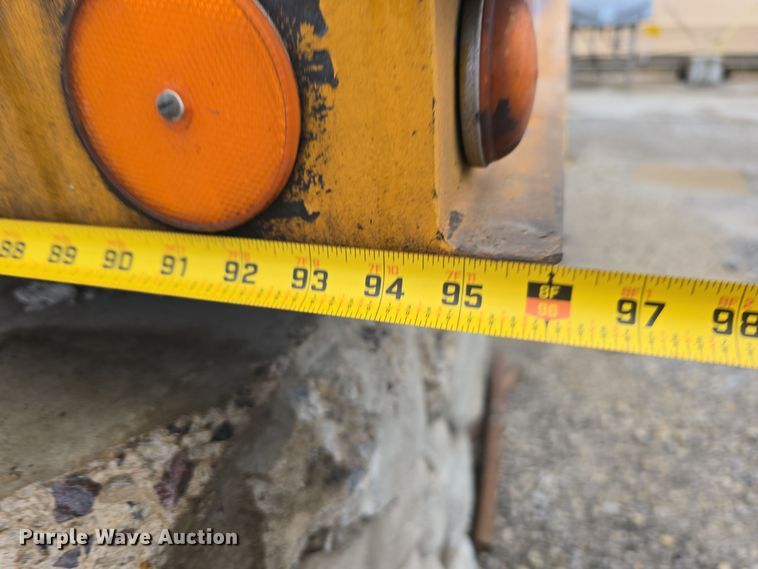 image for item DS4857 1997 LeROI International Inc. 3311x31 paint striping bed