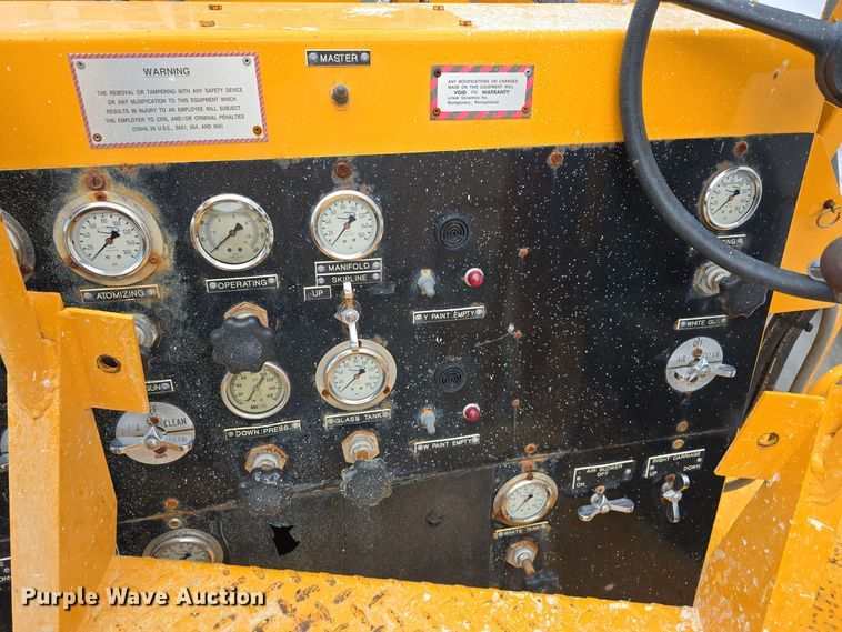 image for item DS4857 1997 LeROI International Inc. 3311x31 paint striping bed