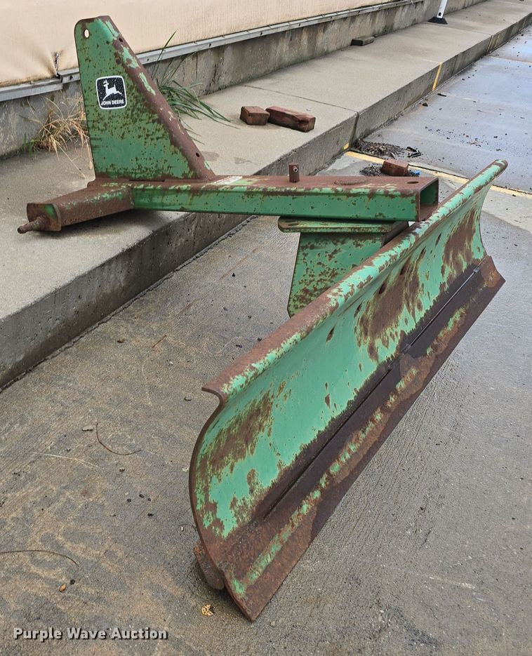 image for item DS4858 Tractor parts