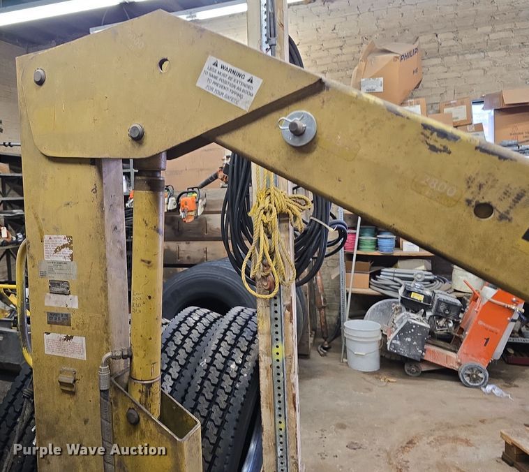 image for item DS4861 Enerpac C-200 engine hoist