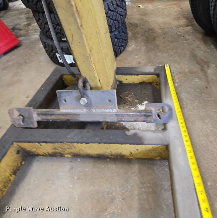 image for item DS4861 Enerpac C-200 engine hoist