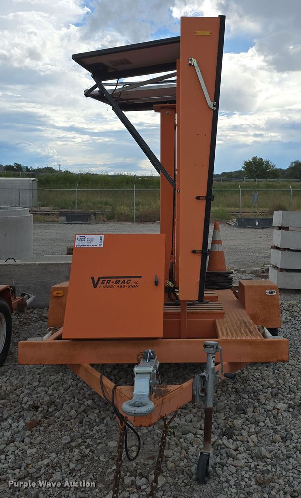 image for item DS4863 2002 Ver-Mac Inc. PCMS 1210 message board trailer