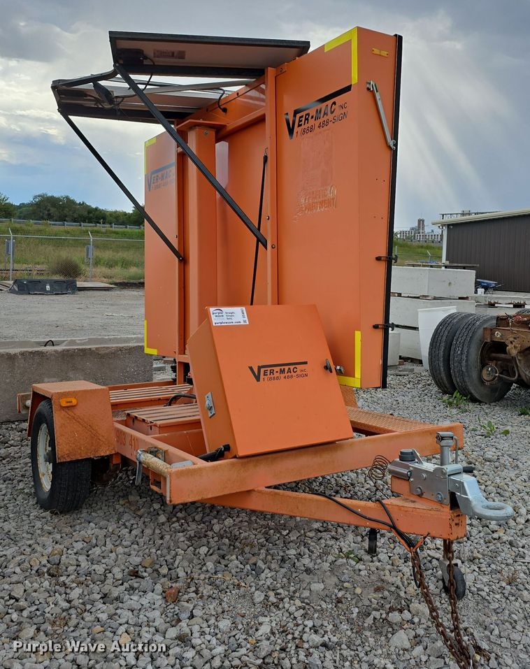 image for item DS4863 2002 Ver-Mac Inc. PCMS 1210 message board trailer