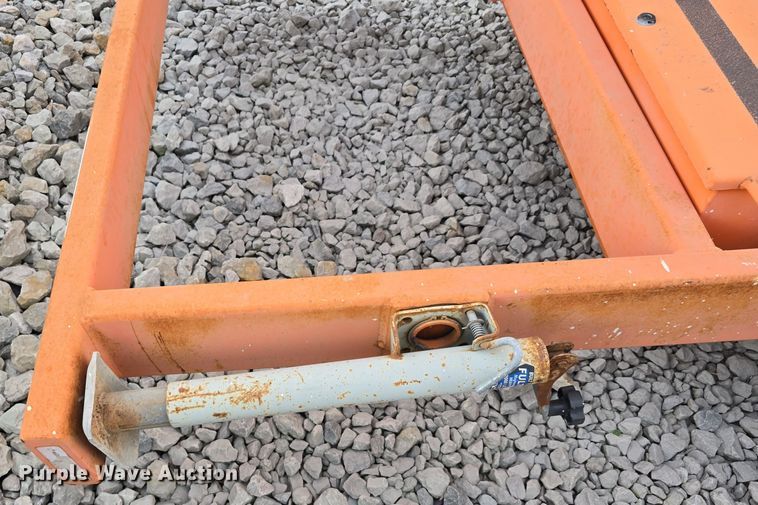 image for item DS4863 2002 Ver-Mac Inc. PCMS 1210 message board trailer