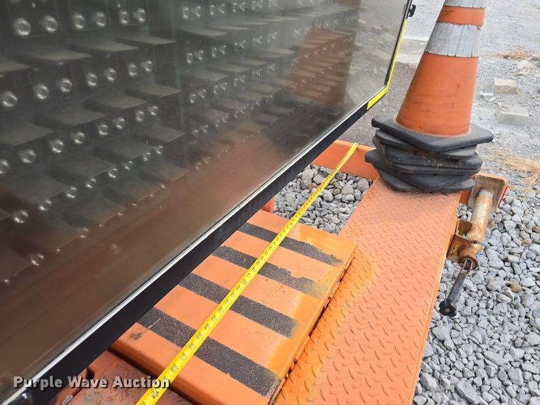 image for item DS4863 2002 Ver-Mac Inc. PCMS 1210 message board trailer