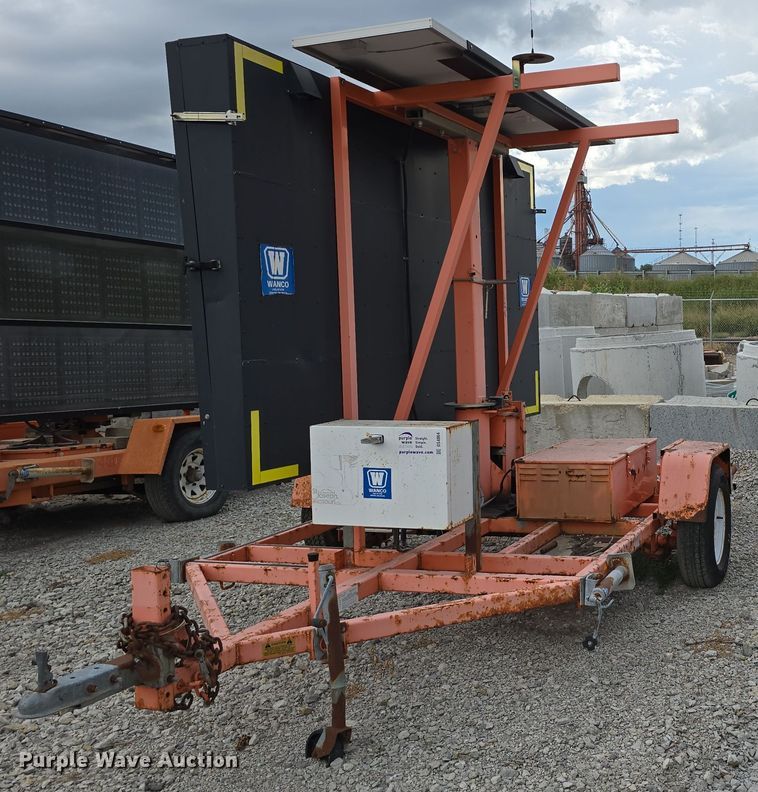 image for item DS4864 2001 Wanco Inc.  WTLMB-S-LLAMP message board trailer