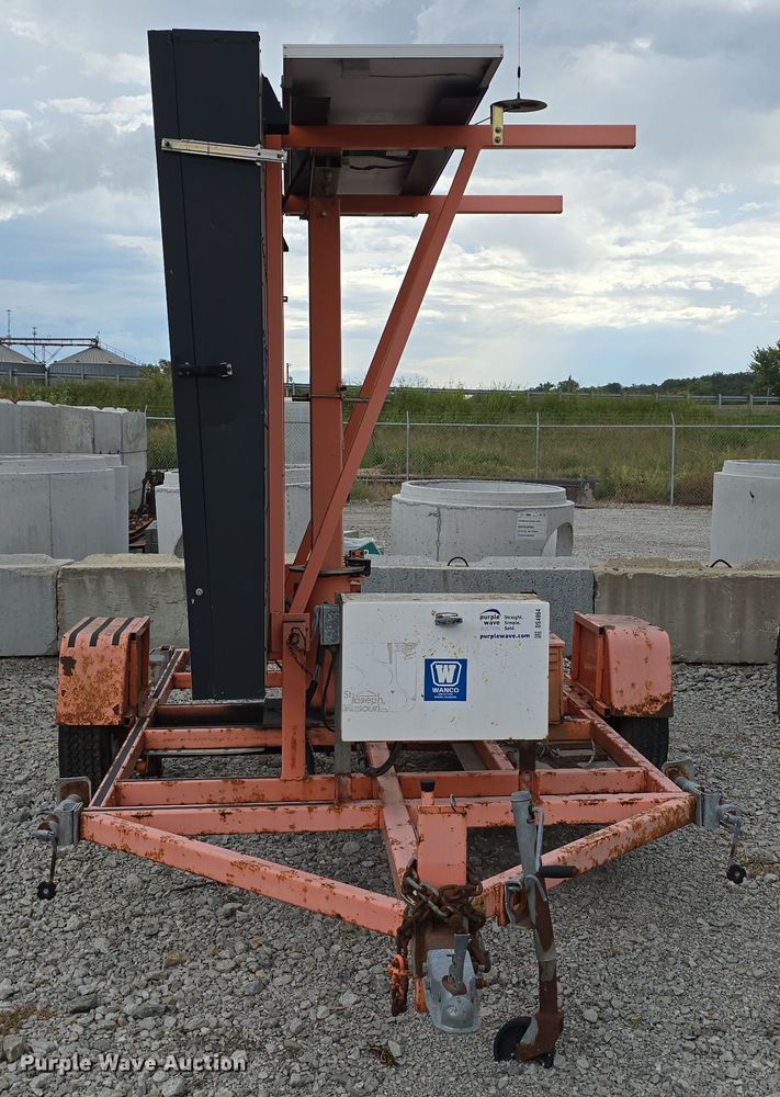 image for item DS4864 2001 Wanco Inc.  WTLMB-S-LLAMP message board trailer