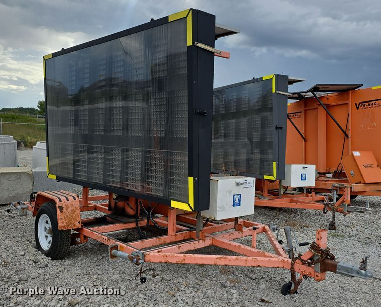 image for item DS4864 2001 Wanco Inc.  WTLMB-S-LLAMP message board trailer