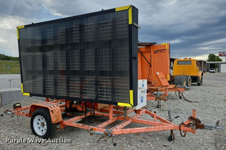 image for item DS4864 2001 Wanco Inc.  WTLMB-S-LLAMP message board trailer