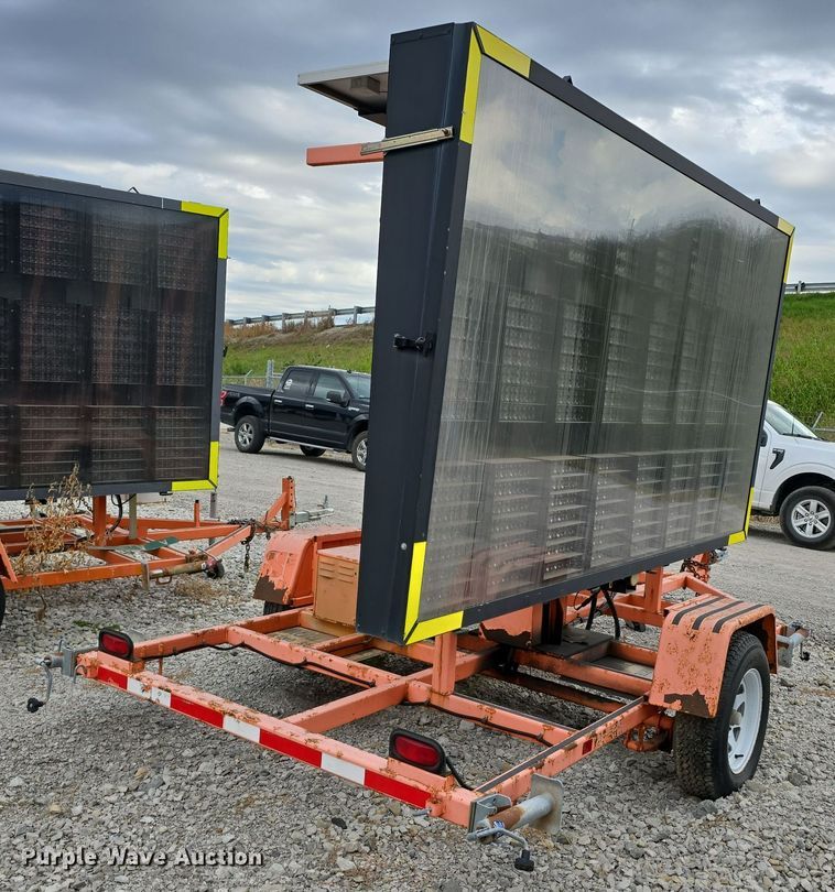 image for item DS4864 2001 Wanco Inc.  WTLMB-S-LLAMP message board trailer