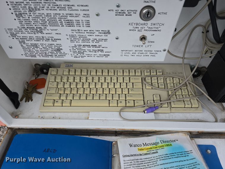 image for item DS4864 2001 Wanco Inc.  WTLMB-S-LLAMP message board trailer