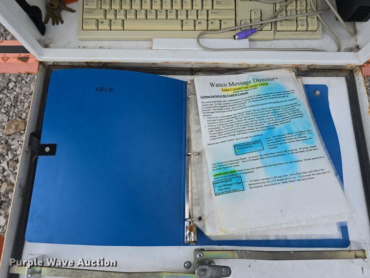 image for item DS4864 2001 Wanco Inc.  WTLMB-S-LLAMP message board trailer
