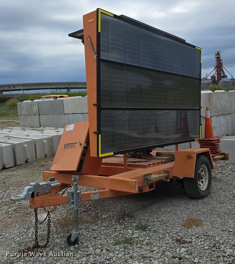 image for item DS4865 2002 Ver-Mac Inc. PCMS 1210 message board trailer