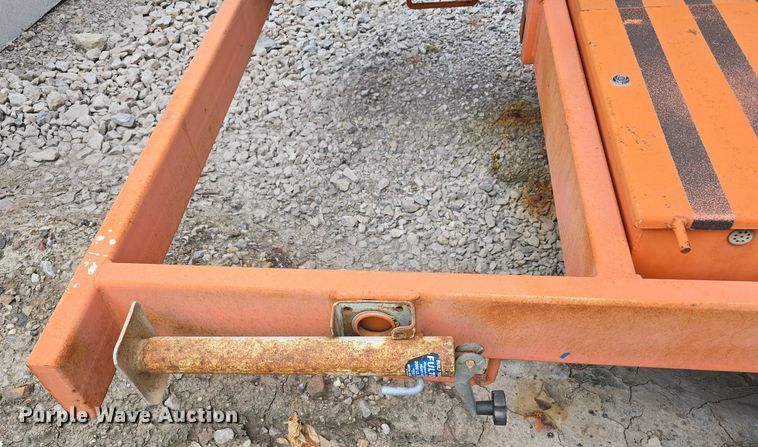 image for item DS4865 2002 Ver-Mac Inc. PCMS 1210 message board trailer