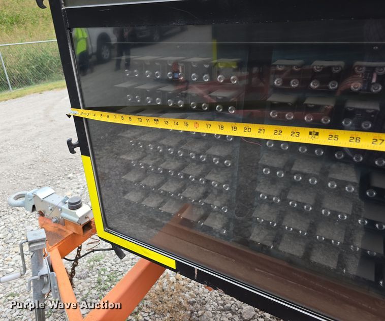 image for item DS4865 2002 Ver-Mac Inc. PCMS 1210 message board trailer