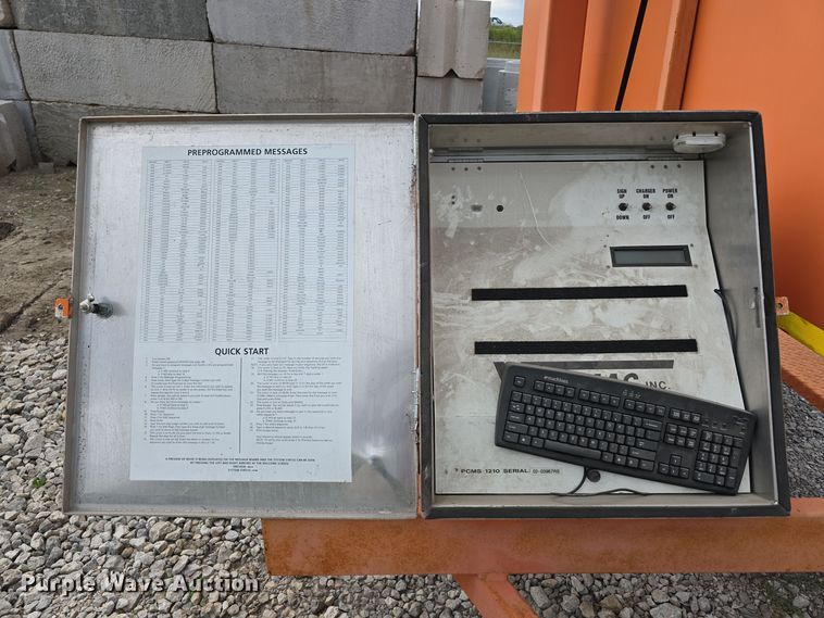 image for item DS4865 2002 Ver-Mac Inc. PCMS 1210 message board trailer